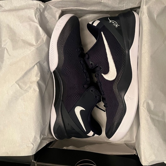 Kobe Protro VIII Collège Navy - Picture 1 of 2